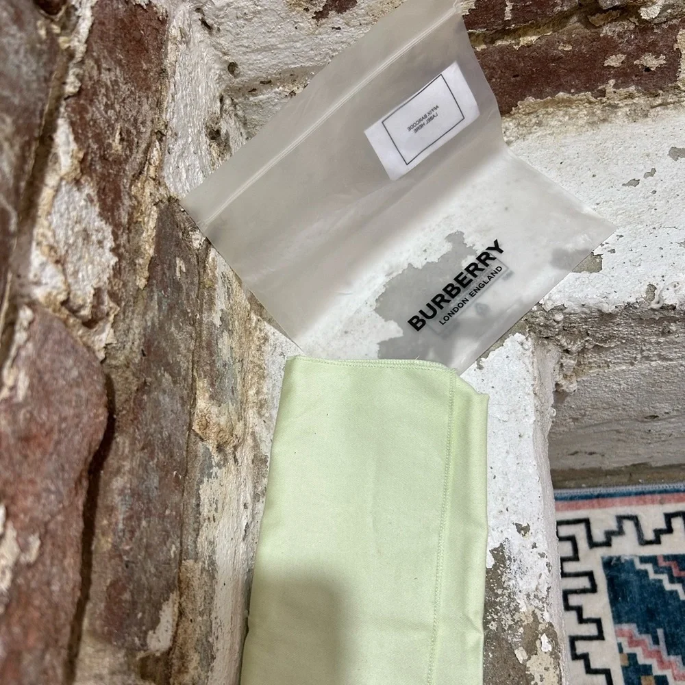 Original Burberry Dust Bag and Wrapper. - Picture 3 of 5